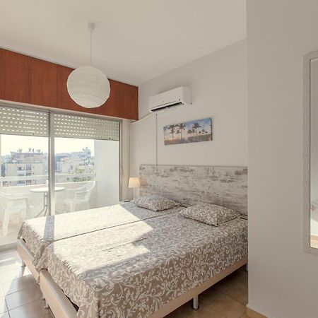 Furnished Seafront Studio 라르나카 외부 사진