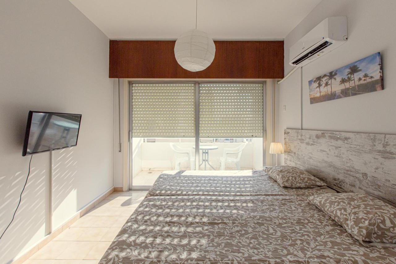 Furnished Seafront Studio 라르나카 외부 사진