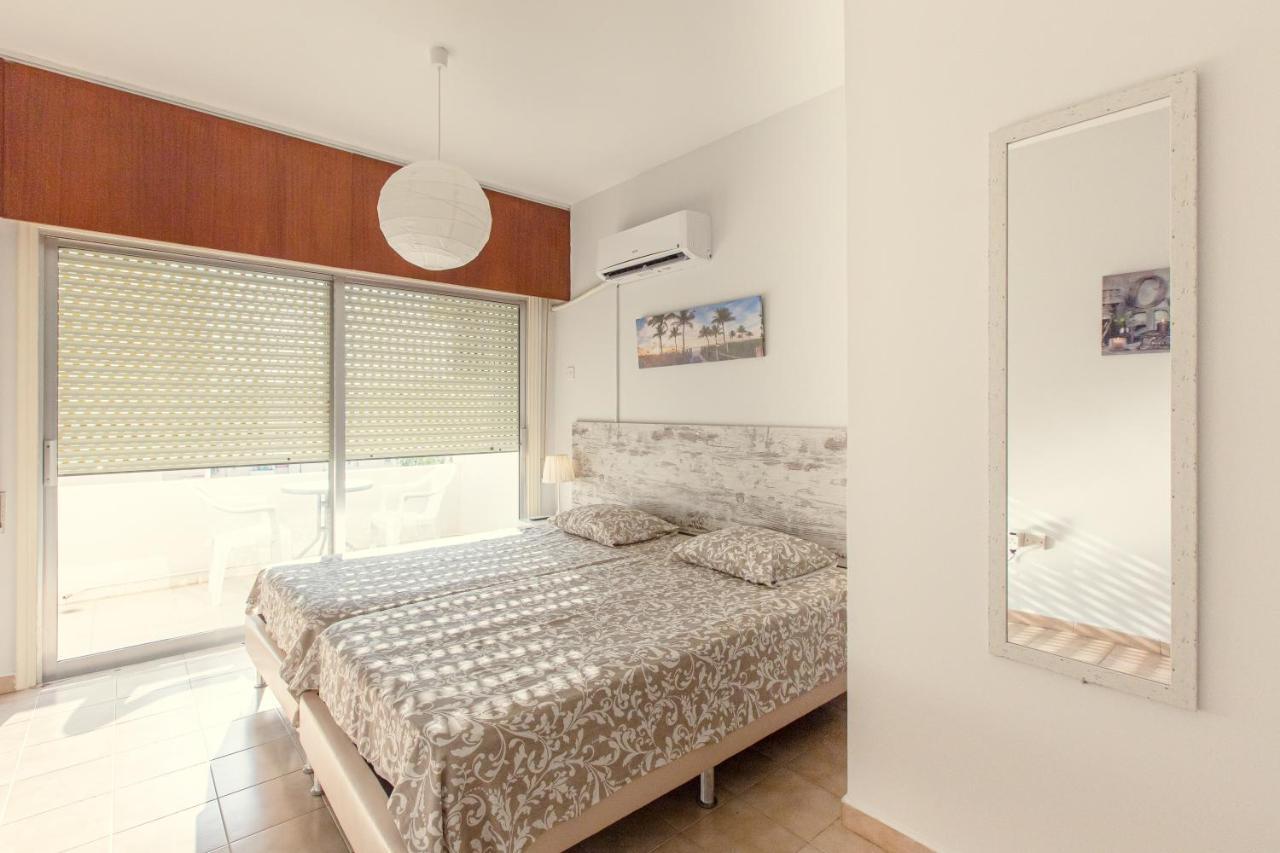 Furnished Seafront Studio 라르나카 외부 사진